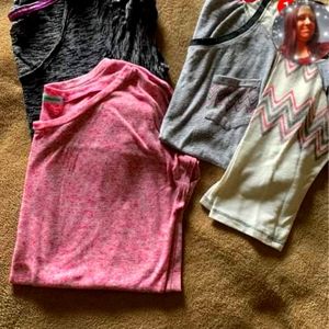 Maurices 3 size Medium tops